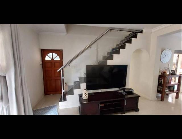 4 BEDROOM TOWNHOUSE FOR SALE IN BASSONIA